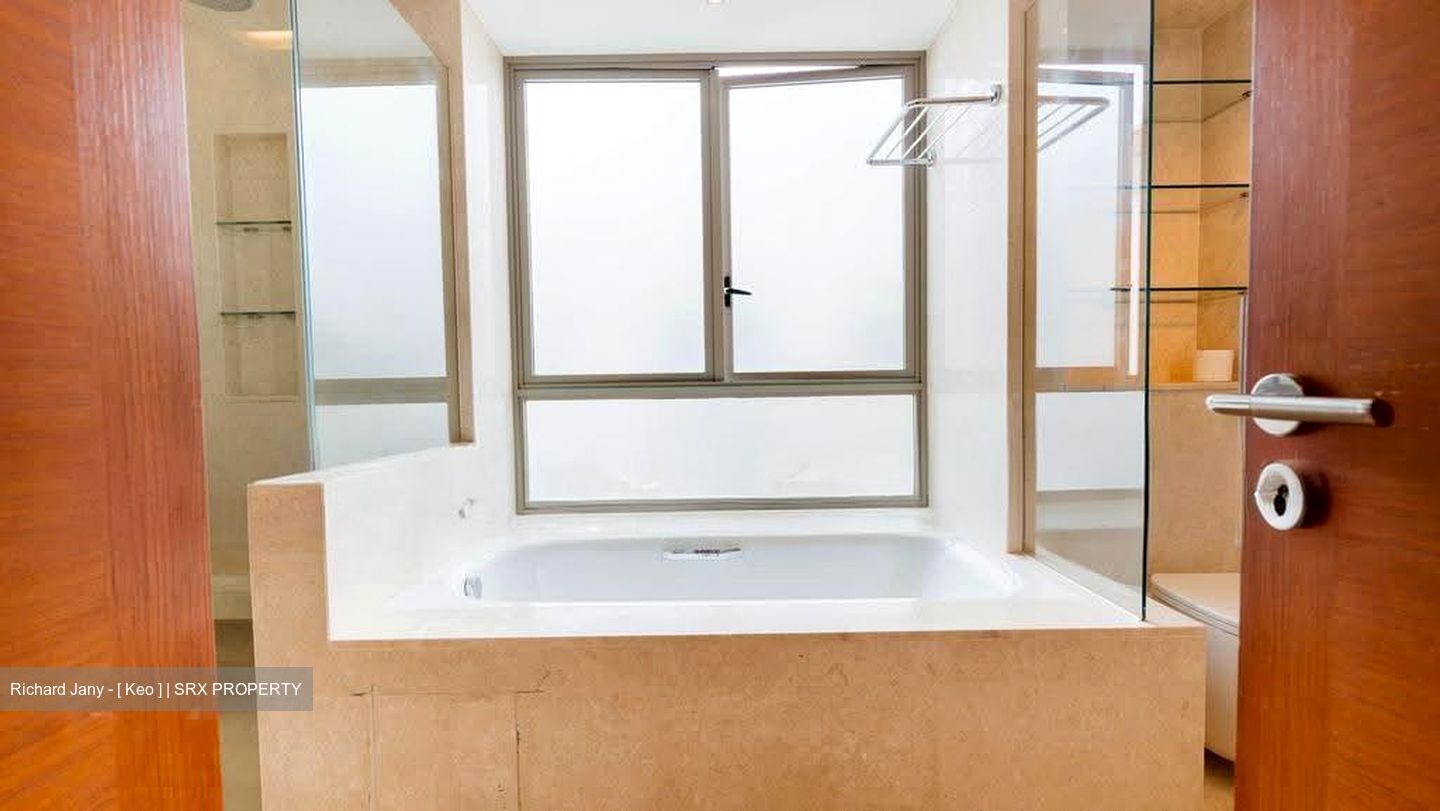 The Berth By The Cove (D4), Condominium #639138231